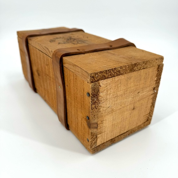 Vintage MaCallan 25 Anniversary Leather Belted Wooden Box - Picture 7 of 10